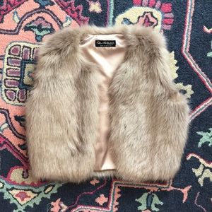 Fur vest - Miss Selfridge